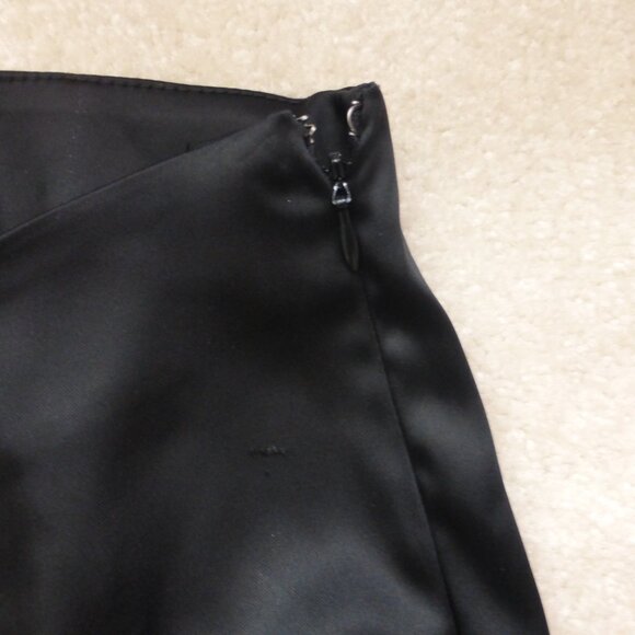 LE CHATEAU black satin dress pants - Picture 5 of 14